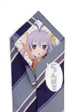 「にゃんぱすネクタイ」裏面に潜む宮内れんげ。(c)2013 あっと・株式会社KADOKAWA メディアファクトリー刊／旭丘分校管理組合