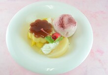 デザート「最速派手（サイソクデーハー）！スピードマン鳴子のプリンアラモード」 (c)渡辺航（週刊少年チャンピオン）／弱虫ペダル製作委員会