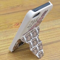 スタンド付きiPhoneカバー（2160円）