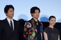 （左から）江口洋介、青木崇高、武井咲。