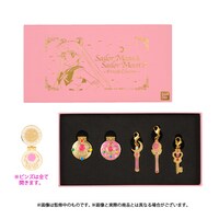 「セーラームーン＆セーラームーンR ピンズ＆チャーム」C)Naoko Takeuchi (C)武内直子・PNP・東映アニメーション
