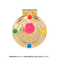 コンパクトは開閉する。(C)Naoko Takeuchi (C)武内直子・PNP・東映アニメーション