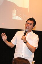 映画「ライズ・オブ・シードラゴン 謎の鉄の爪」公開初日イベントに登場した久正人。