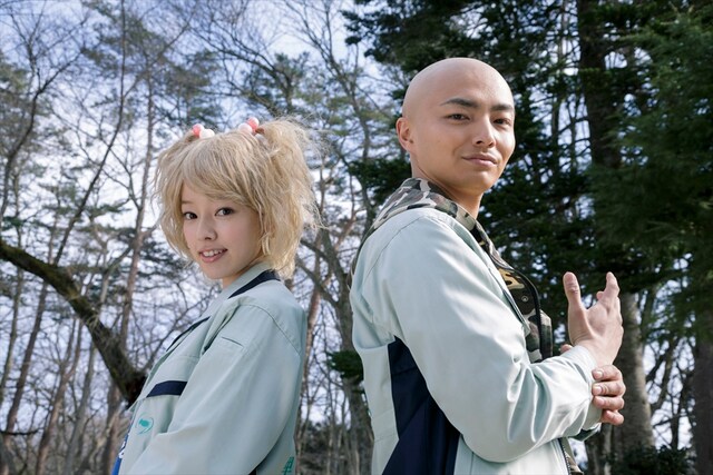 「劇場版 零～ゼロ～」に登場する槙野役の柳生みゆ（左）、唐津役の渡辺裕也（右）。(c)2014『劇場版 零~ゼロ~』製作委員会