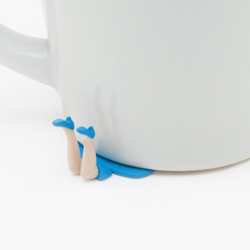 「うっぷしソコ子」。打っ伏しているだけで、おそらく死んでいるわけではない。(c)タナカカツキ / KITAN CLUB