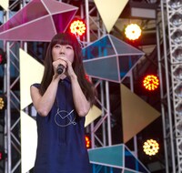 小南桐絵役の釘宮理恵。