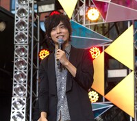 嵐山准役の岡本信彦。