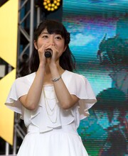 雨取千佳役の田村奈央。