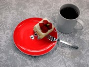 「まこと虫の赤いお皿」(C)楳図かずお / 小学館 (C)2014「マザー」製作委員会