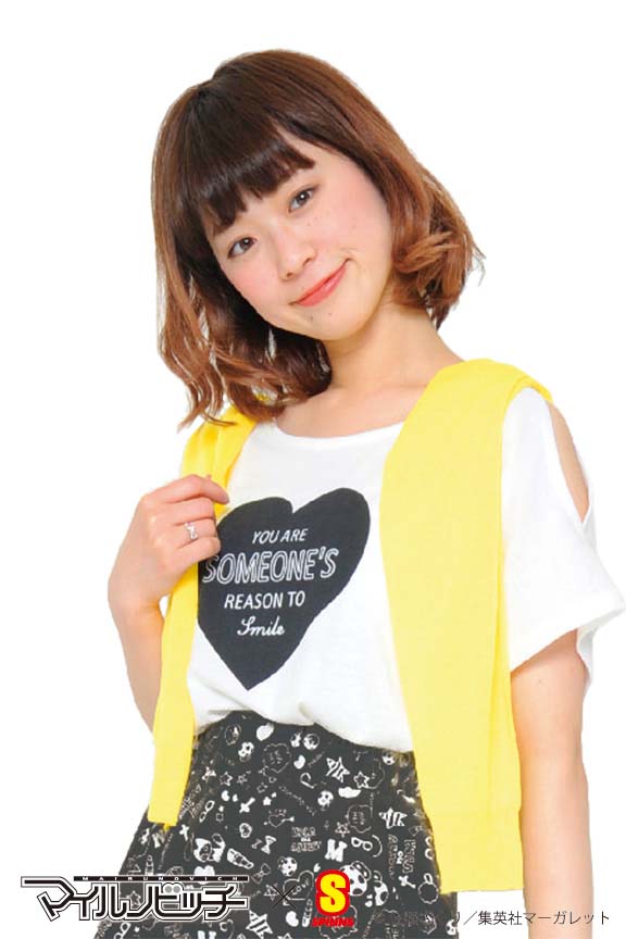 「マイルノビッチ」× SPINNSのコラボアイテムの着用例。