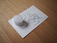 イエローダイヤモンドの宝石とイラストカード。