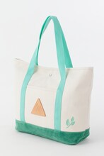 トートバッグの「青葉城西高校モデル」。(c)古舘春一/集英社・「ハイキュー!!」製作委員会・MBS