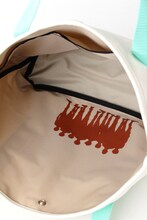 トートバッグの「青葉城西高校モデル」。(c)古舘春一/集英社・「ハイキュー!!」製作委員会・MBS