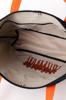 トートバッグの「烏野高校モデル」。(c)古舘春一/集英社・「ハイキュー!!」製作委員会・MBS