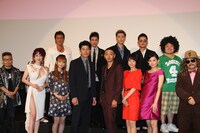 舞台挨拶の様子。