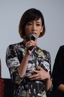 滝沢美麗役の水川あさみ。