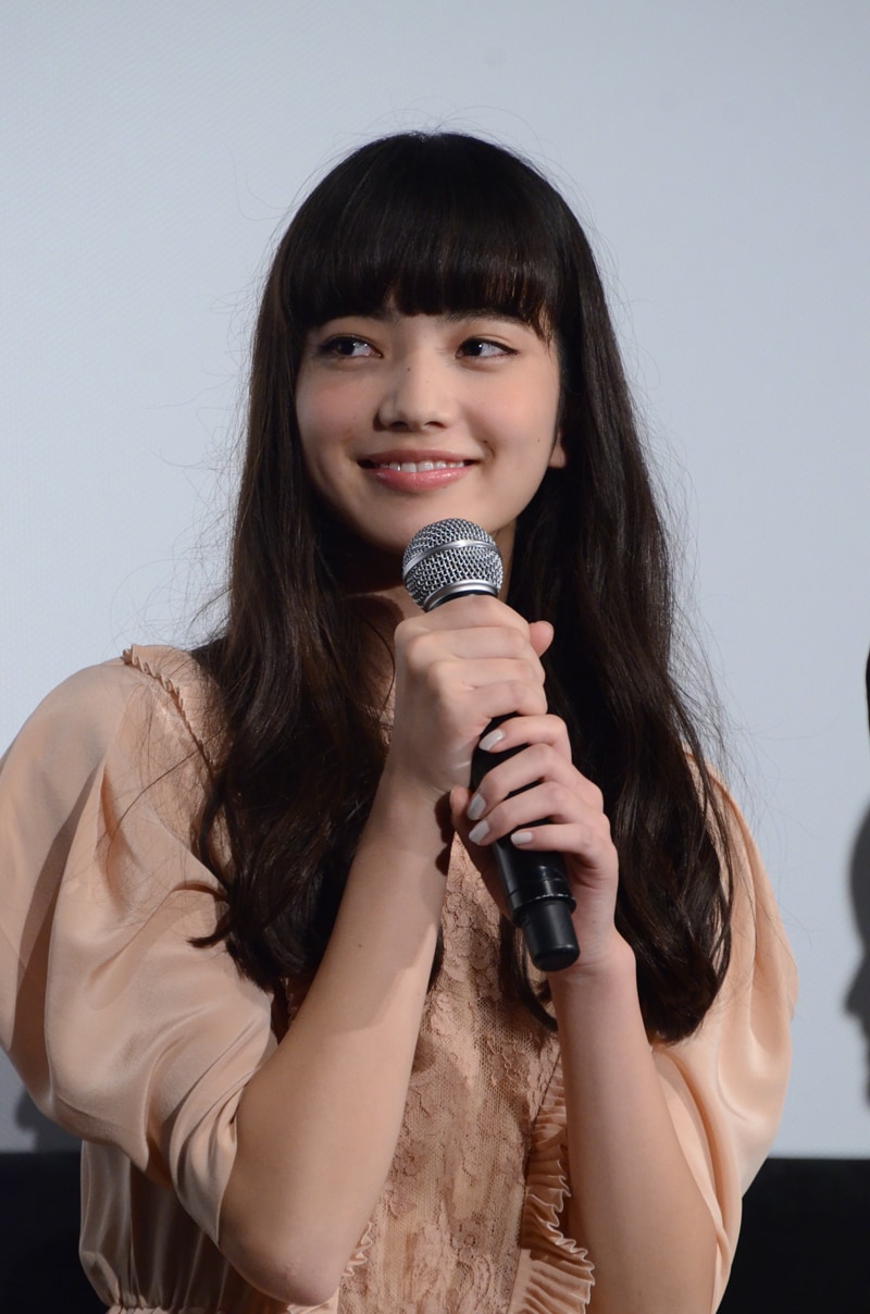 枢木ゆに役の小松菜奈。