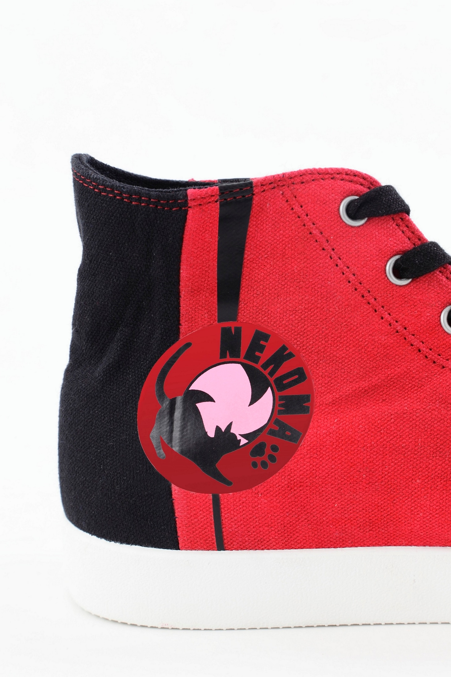 「ハイキュー!!音駒高校ユニフォームモデルスニーカー」(c)古舘春一/集英社・「ハイキュー!!」製作委員会・MBS