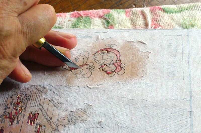 「ドラえもん 浮世絵木版画」制作の様子。