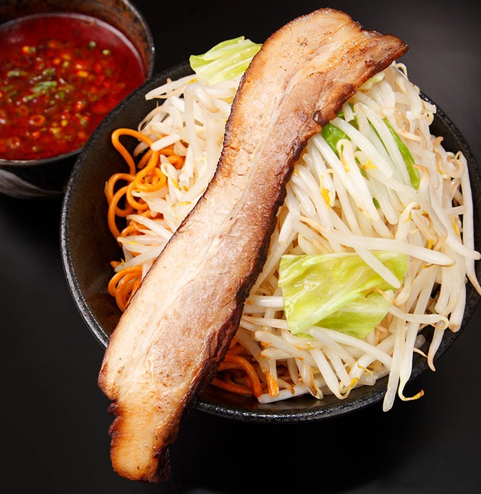 「男の旨辛つけ麺　焼豚炙りました」