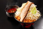 「なにわ友あれ」ゼンちゃんをイメージした「男の旨辛つけ麺　焼豚炙りました」。
