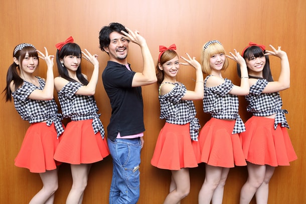 うすた京介とDoll☆Elementsのメンバー。