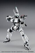 プラモデル「1/48 98式AVイングラム」がリボルバーカノンを装備した様子。(c)2014 HEADGEAR/「THE NEXT GENERATION -PATLABOR-」製作委員会