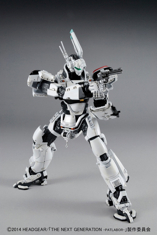 プラモデル「1/48 98式AVイングラム」がリボルバーカノンを装備した様子。(c)2014 HEADGEAR/「THE NEXT GENERATION -PATLABOR-」製作委員会