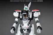 プラモデル「1/48 98式AVイングラム」のコックピットをオープンした様子。(c)2014 HEADGEAR/「THE NEXT GENERATION -PATLABOR-」製作委員会