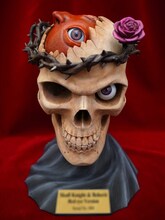 「Skull Knight & Beherit ブラウンアイ・バージョン」(c)三浦建太郎(スタジオ我画)/白泉社