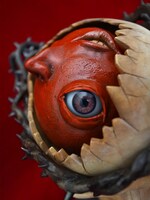 「Skull Knight & Beherit ブラウンアイ・バージョン」(c)三浦建太郎(スタジオ我画)/白泉社