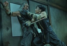 「映画るろうに剣心 京都大火編/伝説の最期編 写真集」より。(c)和月伸宏／集英社 (c)2014「るろうに剣心 京都大火／伝説の最期」製作委員会