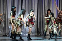 「AKB49～恋愛禁止条例～」ゲネプロの様子。 (c)元麻布ファクトリー・宮島礼史／講談社 (c)AKS