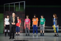 「AKB49～恋愛禁止条例～」ゲネプロの様子。 (c)元麻布ファクトリー・宮島礼史／講談社 (c)AKS