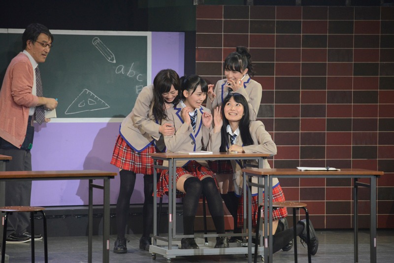 「AKB49～恋愛禁止条例～」ゲネプロの様子。 (c)元麻布ファクトリー・宮島礼史／講談社 (c)AKS