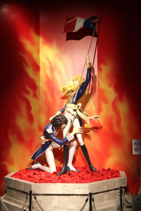 オスカルとアンドレの等身大立像。