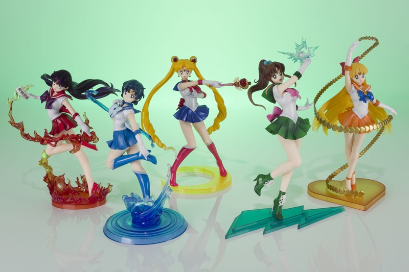 左から「フィギュアーツZERO セーラーマーズ」「フィギュアーツZERO セーラーマーキュリー」「フィギュアーツZERO セーラームーン」「フィギュアーツZERO セーラージュピター」「フィギュアーツZERO セーラーヴィーナス」(c)武内直子・PNP・東映アニメーション