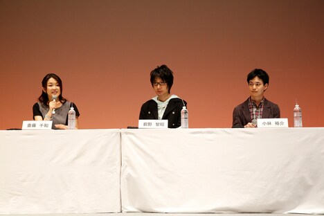 「暁のヨナ」のキャスト陣。（左から）ヨナ役の斎藤千和、ハク役の前野智昭、スウォン役の小林裕介。