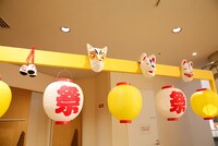 「神様はじめました」の展示スペース。