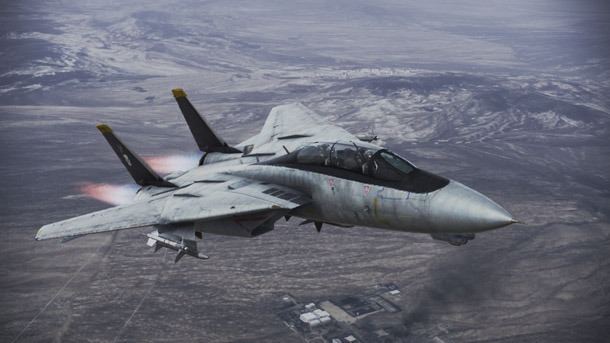 「F-14A -Mickey Simon-」のビジュアル。All trademarks and copyrights associated with the manufacturers, aircraft, models, trade names, brands and visual images depicted in this game are the property of their respective owners, and used with such permissions. (c)JAPAN SPACE IMAGING CORPORATION(c)DigitalGlobe, Inc., All Rights Reserved.ACE COMBAT(R) INFINITY & (c)BANDAI NAMCO Games Inc.(c)新谷かおる