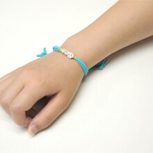 「ダイヤのA スウェードブレスレット Seido」着用例 (c)寺嶋裕二・講談社／「ダイヤのA」製作委員会・テレビ東京