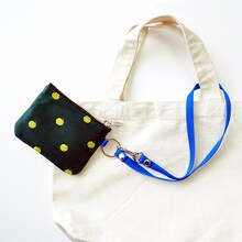 「殺せんせードットパスポーチ」(c)松井優征／集英社・アニメ「暗殺教室」製作委員会