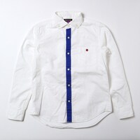 描き下ろしイラストでカヲルが着用している「RADIO EVA 326 EXCHANGE EVA B.D. OXFORD SHIRTS/ホワイト」。(c)カラー