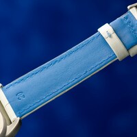 「INDEPENDENT×黒子のバスケ オフィシャルコラボウォッチ」の革ベルト。(c)藤巻忠俊／集英社・黒子のバスケ製作委員会