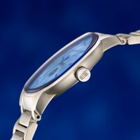 「INDEPENDENT×黒子のバスケ オフィシャルコラボウォッチ」（メタルバンド）(c)藤巻忠俊／集英社・黒子のバスケ製作委員会