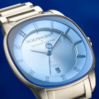 「INDEPENDENT×黒子のバスケ オフィシャルコラボウォッチ」（メタルバンド）(c)藤巻忠俊／集英社・黒子のバスケ製作委員会