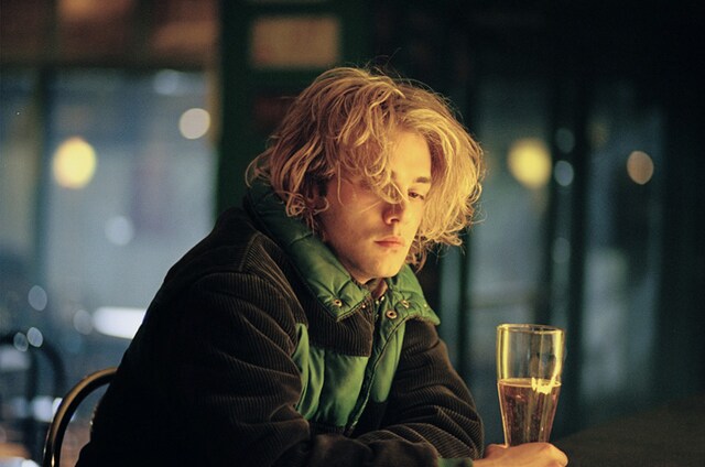 「トム・アット・ザ・ファーム」場面写真　(c)2013 - 8290849 Canada INC. (une filiale de MIFILIFIMS Inc.) MK2 FILMS / ARTE France Cinema　(c)Clara Palardy