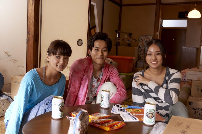 写真左より志乃役の多部未華子、天ちゃん役の松坂桃李、ナナコ役の木村文乃。