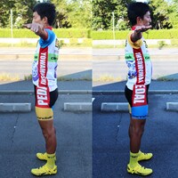 サイクルジャージとBIBショーツを着用したところ。