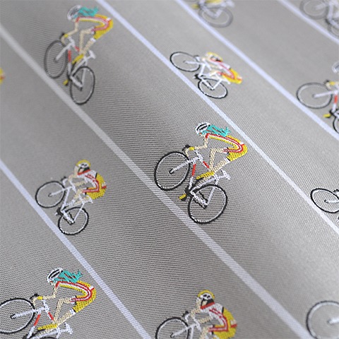 グッズの柄のアップ。 (c)渡辺航(週刊少年チャンピオン)／弱虫ペダルGR製作委員会